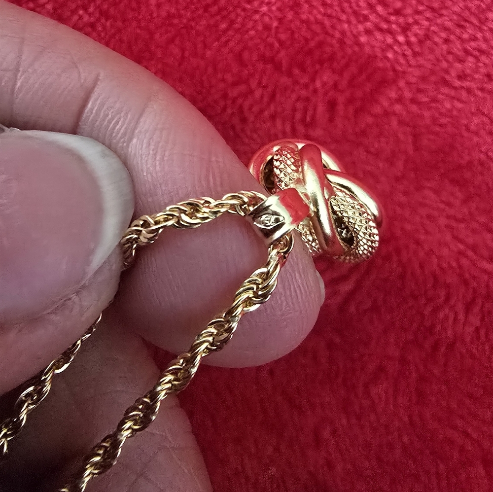 18k Solid Gold Knot Necklace and Earrings Jewelry Set - Picture 4 of 6